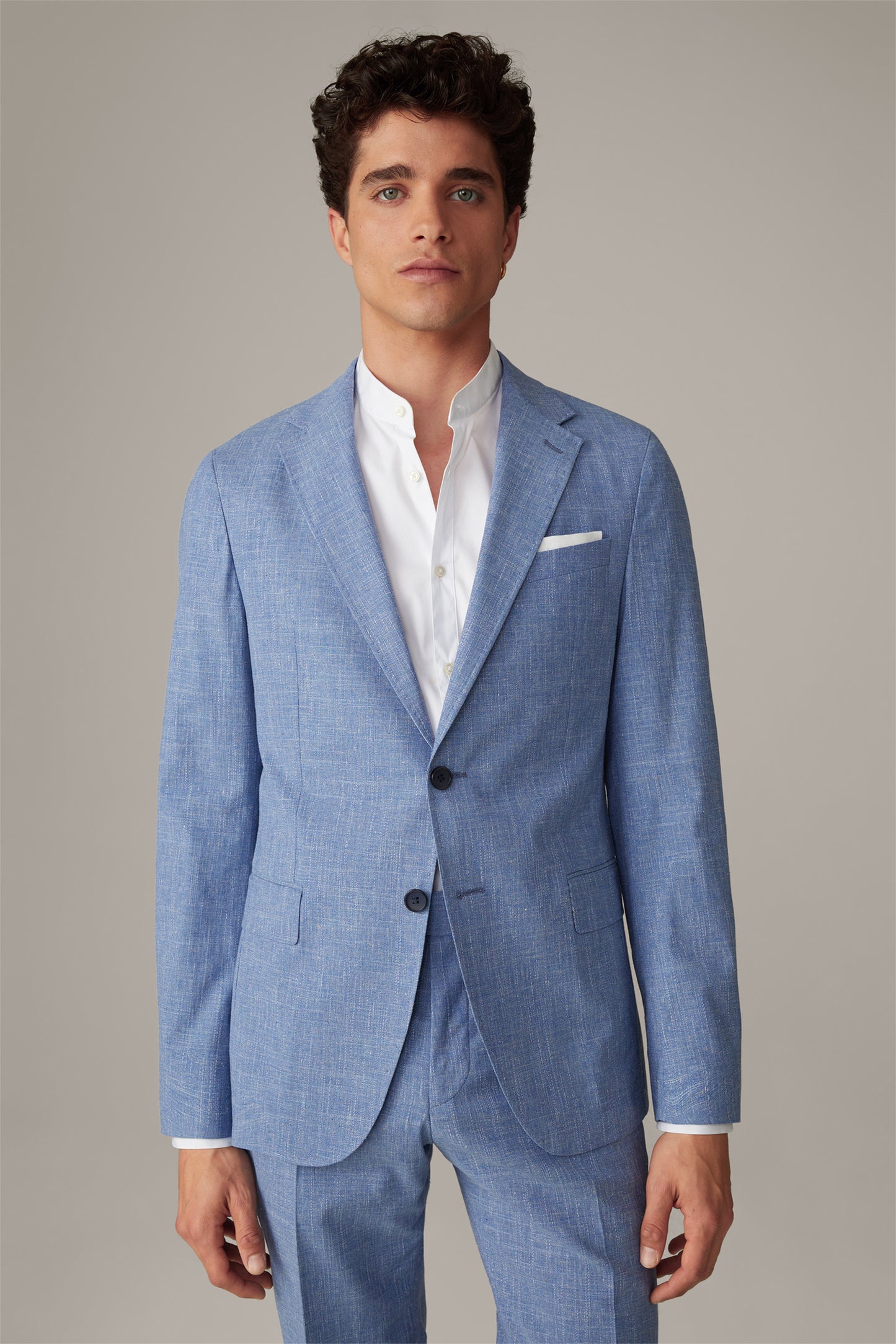Acon Luc, Linen Suit