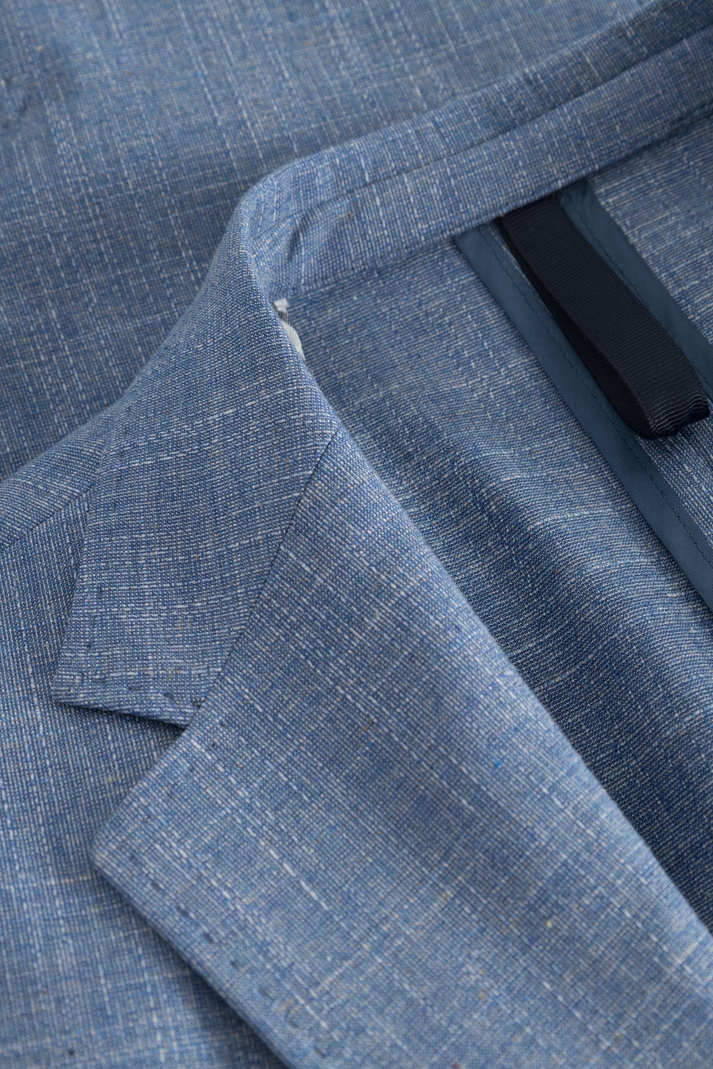 Acon Luc, Linen Suit