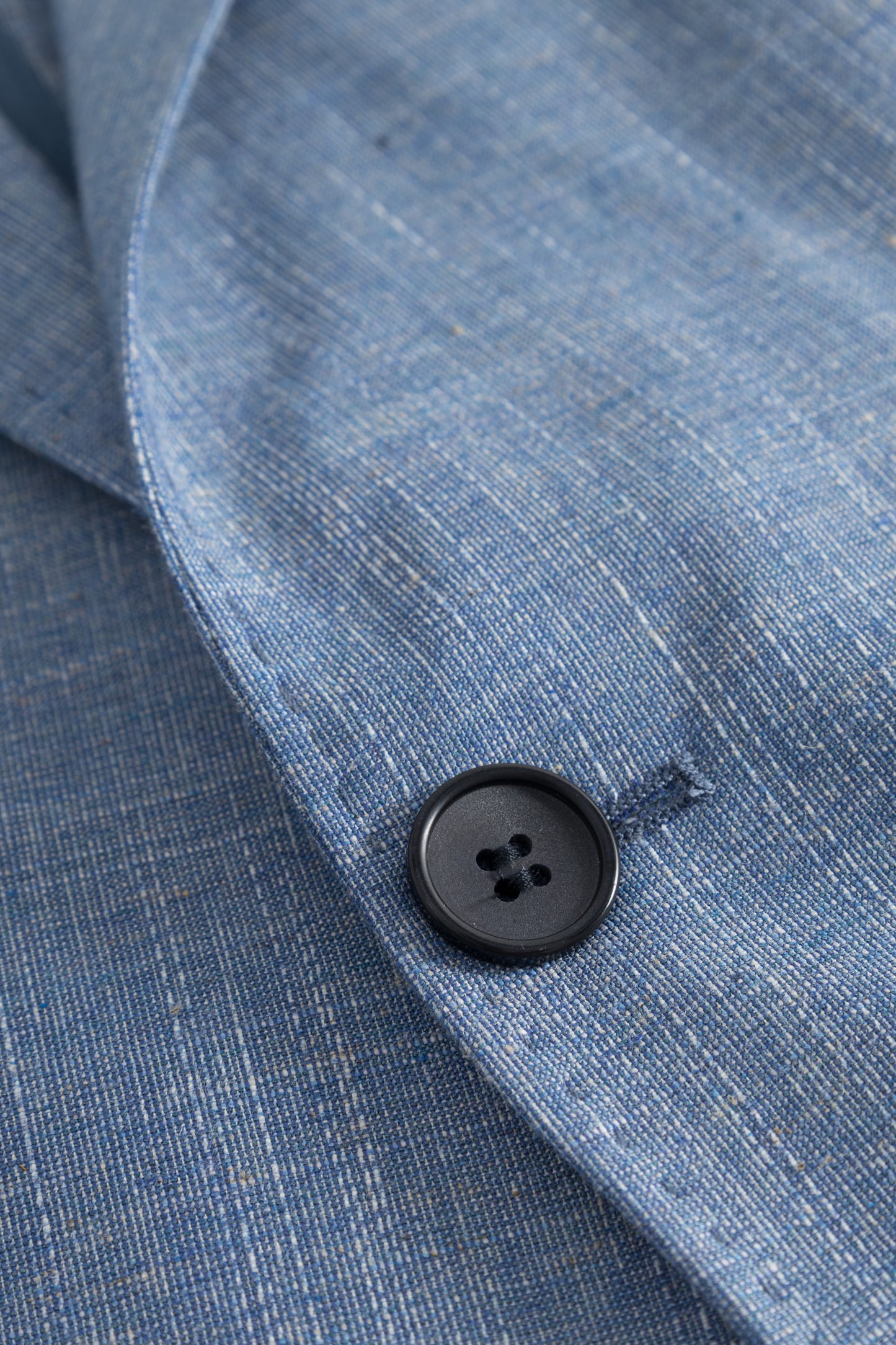 Acon Luc, Linen Suit