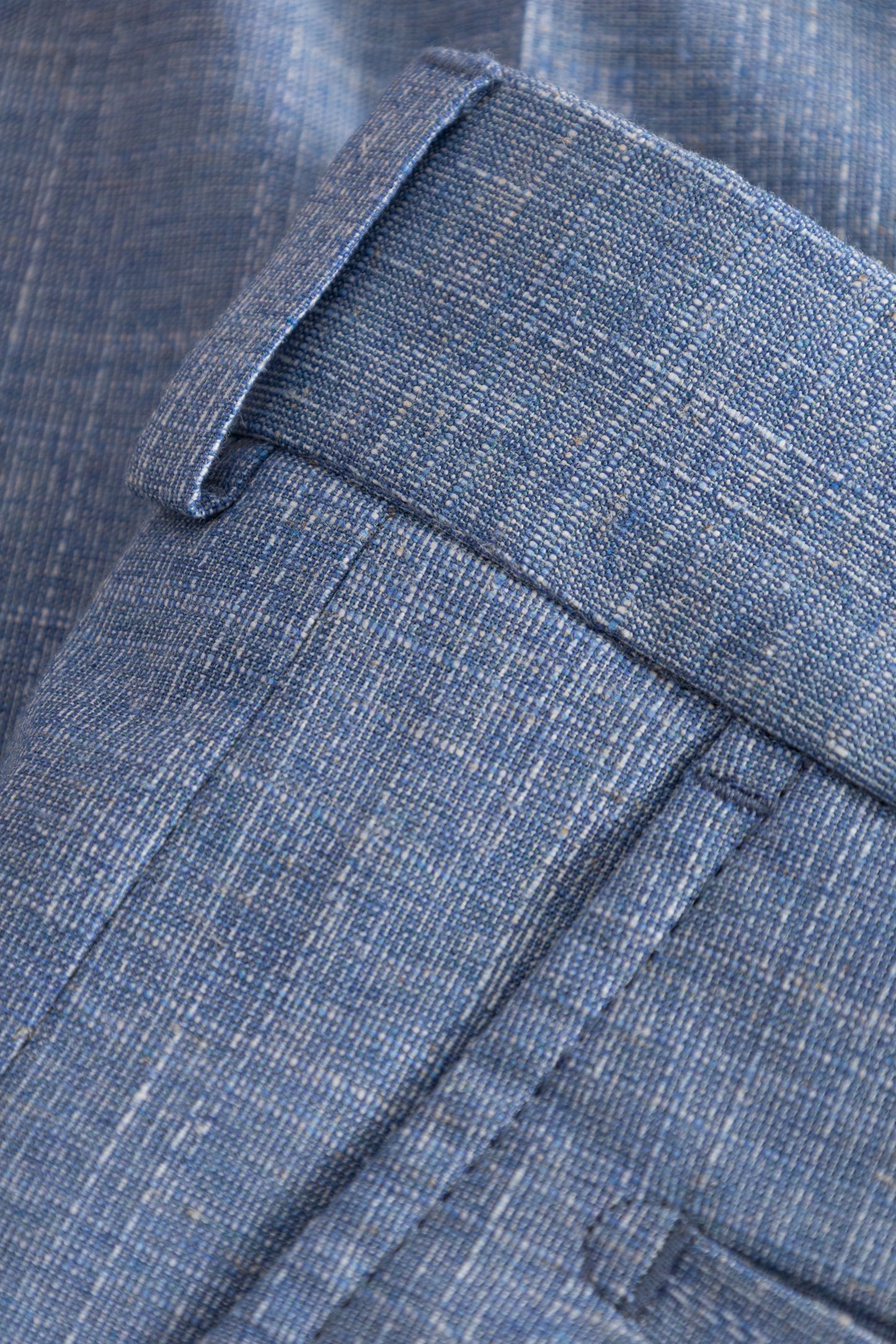 Acon Luc, Linen Suit