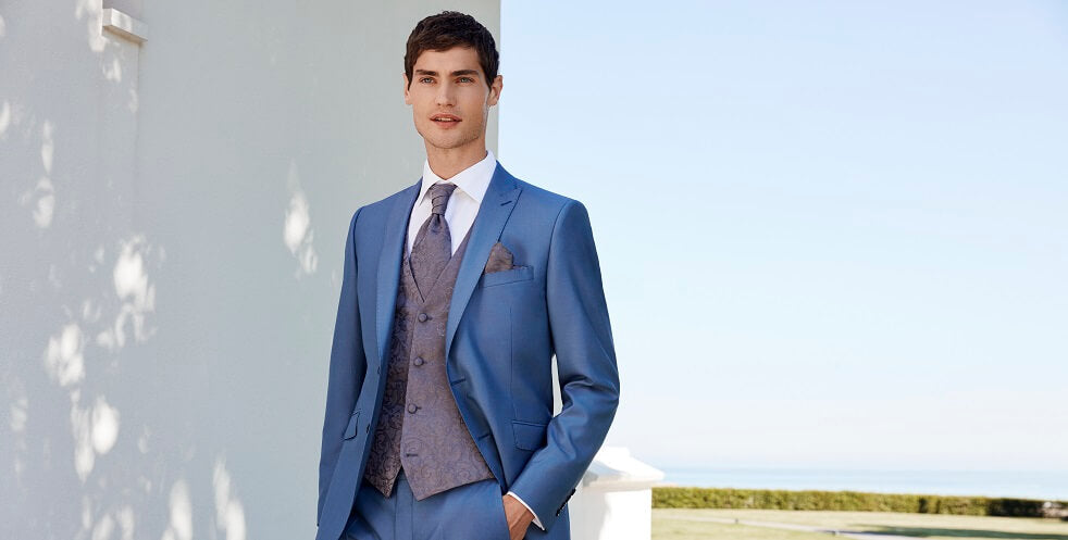 A Foolproof Guide to Creating Your Men's Wardrobe, Dress to Impress