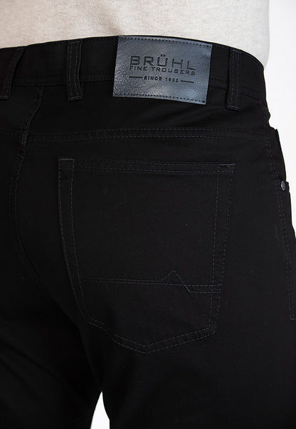 Easy Wear All-Season Chino, Black